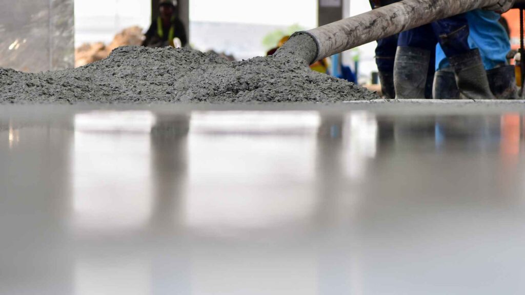A Detailed Step-by-Step Guide for Applying Screed to a Floor
